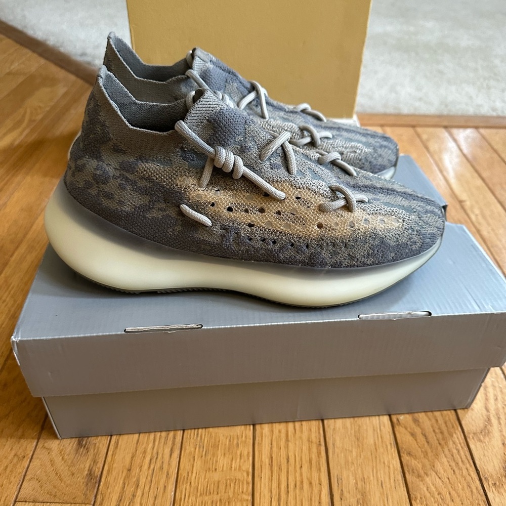 Yeezy 380 Size 8.5
